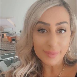 Meet your Posher, Adriana